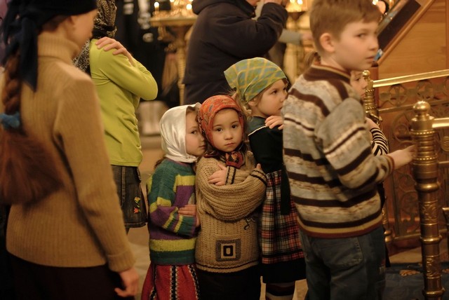 Дети в храме