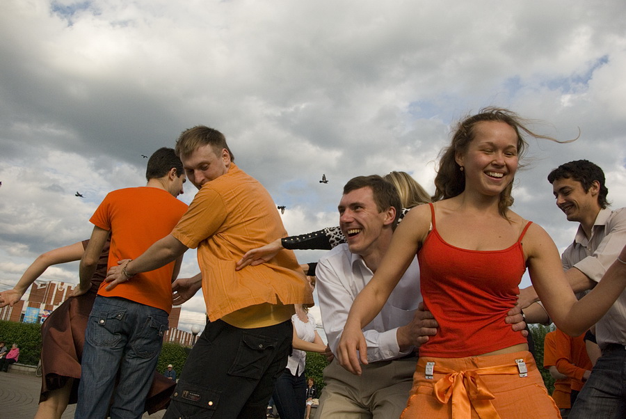 Open-air orange party