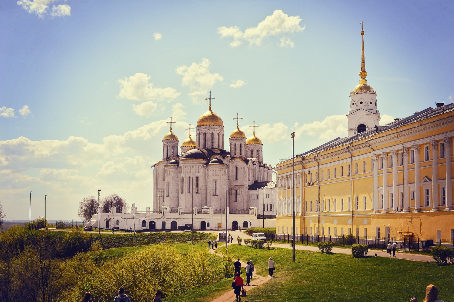 Показать фото владимира. Успенский собор во Владимире панорама. Соборная площадь Владимира Успенский собор. Владимир город золотого кольца Соборная площадь. Владимир город золотого кольца Успенский собор.