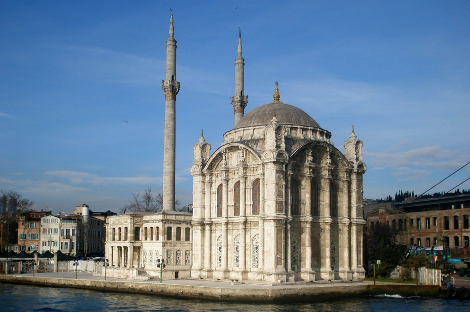 Стамбул. Мечеть возле моста через Босфор