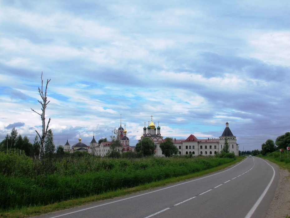 Троице-Сергиев Варницкий монастырь в Ростове Великом