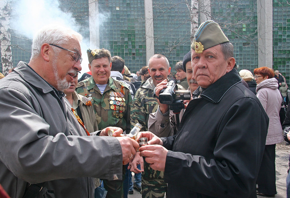 ДЕНЬ  ПОБЕДЫ ! НЕ  МЕШАЙ...