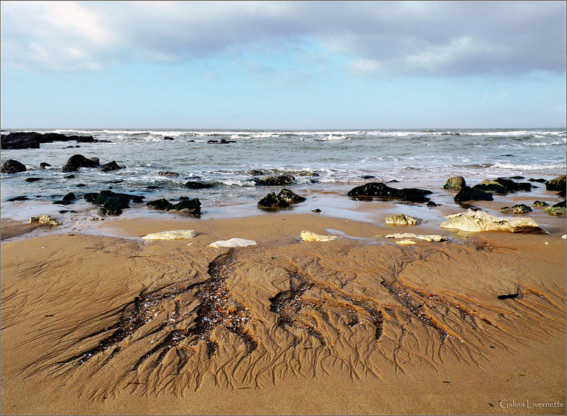 морской песок и шум прибоя